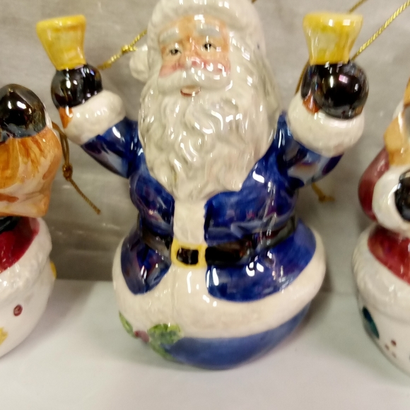 Set of 4 Christmas Santa Claus Ornaments Glossy Ceramic Pottery - Picture 3 of 9